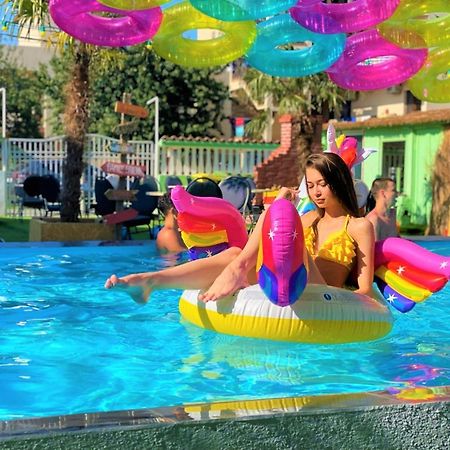 Casa Barbie Costinesti Hostel Ngoại thất bức ảnh