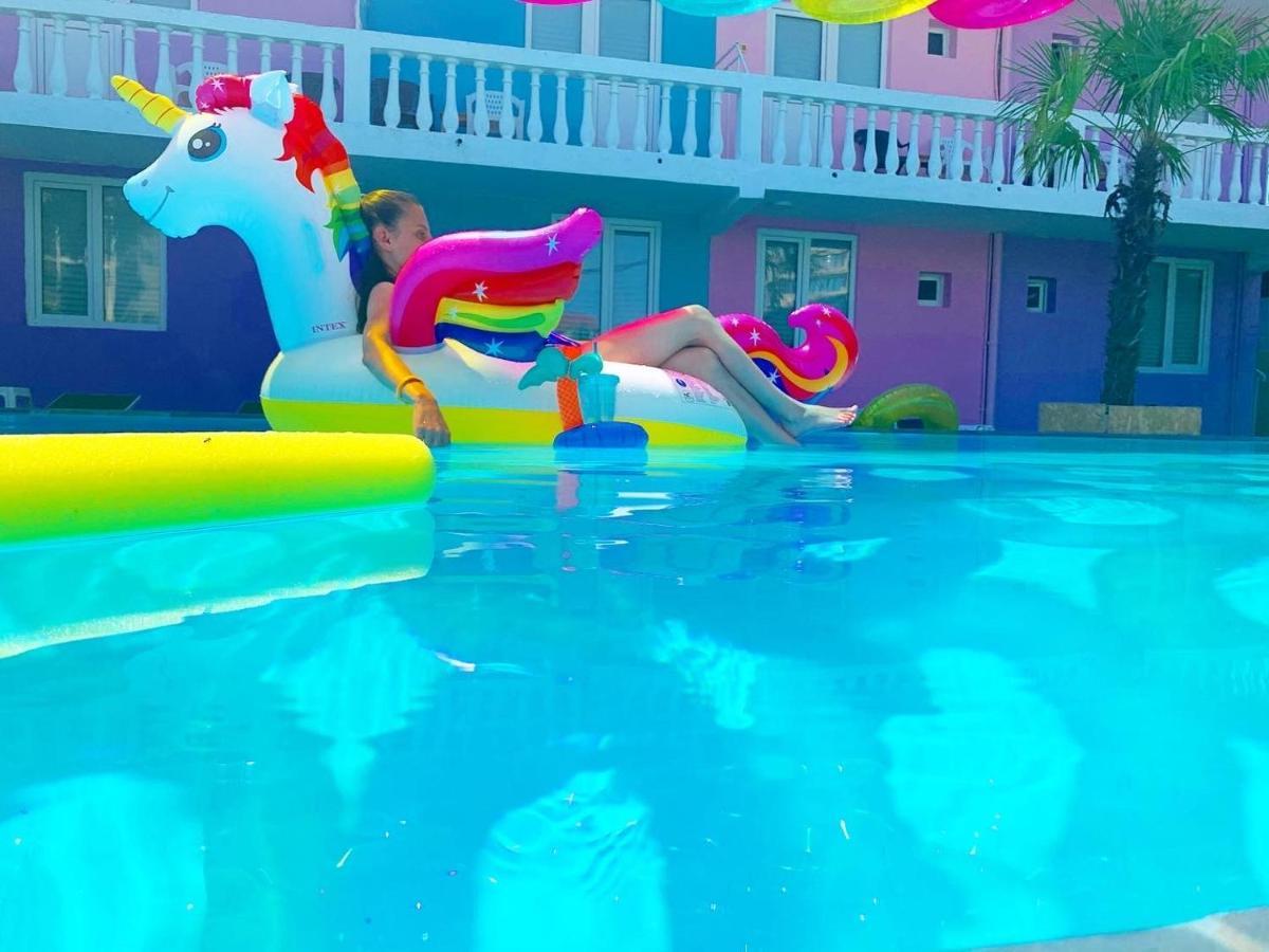 Casa Barbie Costinesti Hostel Ngoại thất bức ảnh