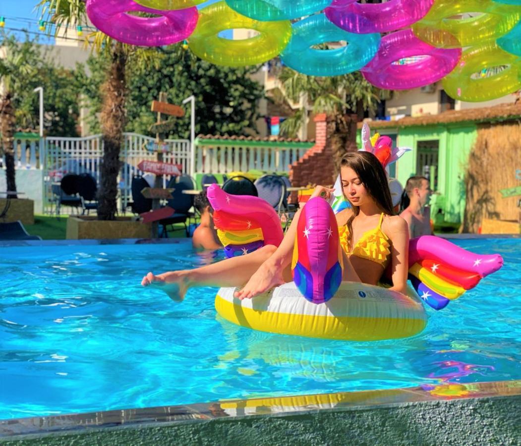 Casa Barbie Costinesti Hostel Ngoại thất bức ảnh
