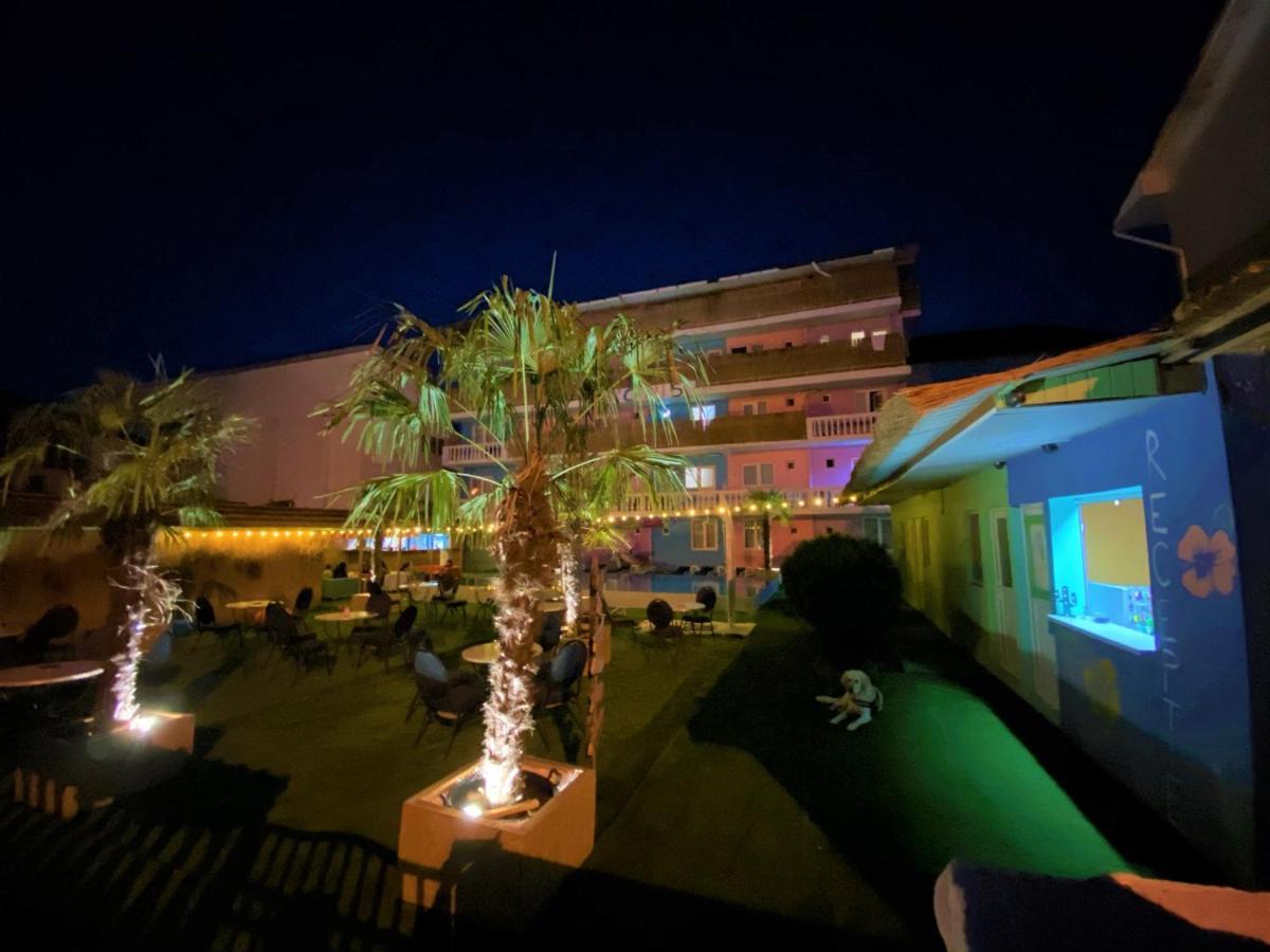 Casa Barbie Costinesti Hostel Ngoại thất bức ảnh