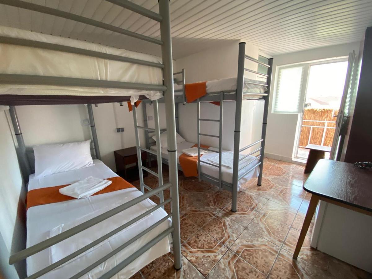 Casa Barbie Costinesti Hostel Ngoại thất bức ảnh
