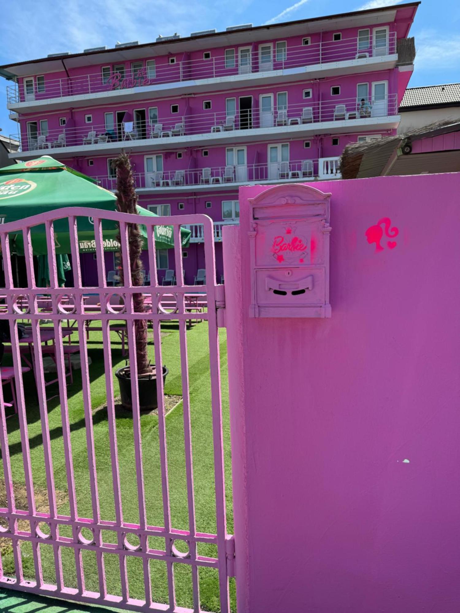 Casa Barbie Costinesti Hostel Ngoại thất bức ảnh